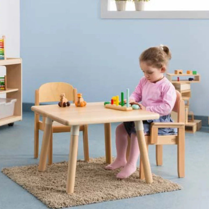 Chaises et tables